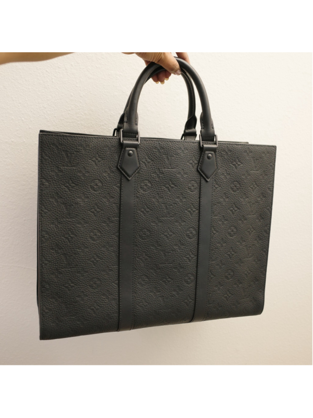 LOUIS VUITTON Black Taurillon Leather Sac Plat 24H Tote Bag